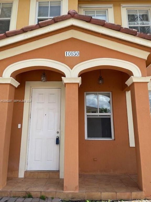 10850 SW 243rd Ln, Homestead, FL 33032