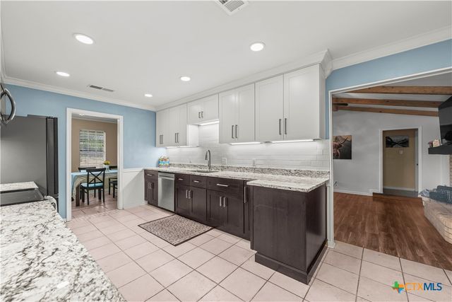 208 Red Oak Drive, Harker Heights, TX 76548