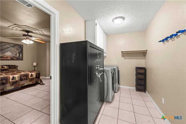 208 Red Oak Drive, Harker Heights, TX 76548