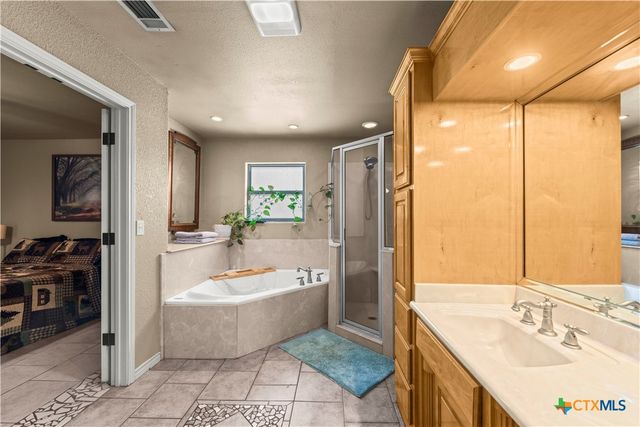 208 Red Oak Drive, Harker Heights, TX 76548