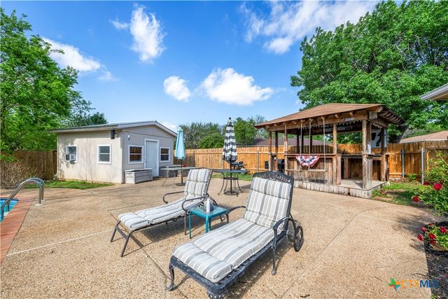 208 Red Oak Drive, Harker Heights, TX 76548