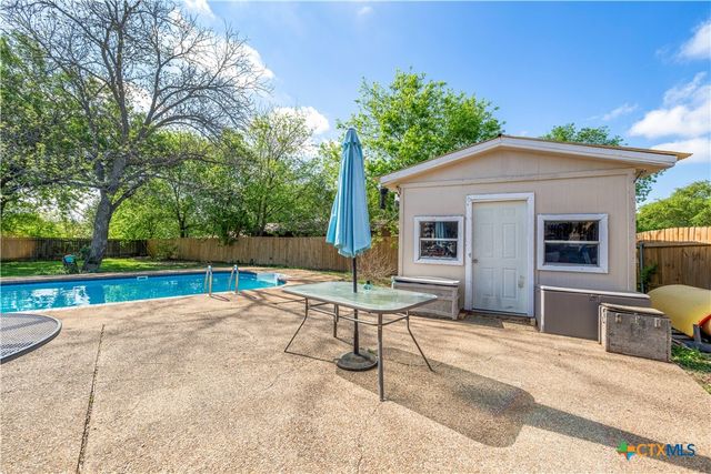 208 Red Oak Drive, Harker Heights, TX 76548