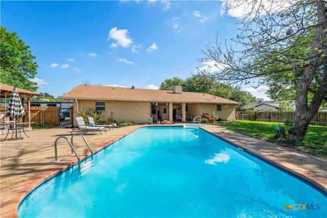 208 Red Oak Drive, Harker Heights, TX 76548