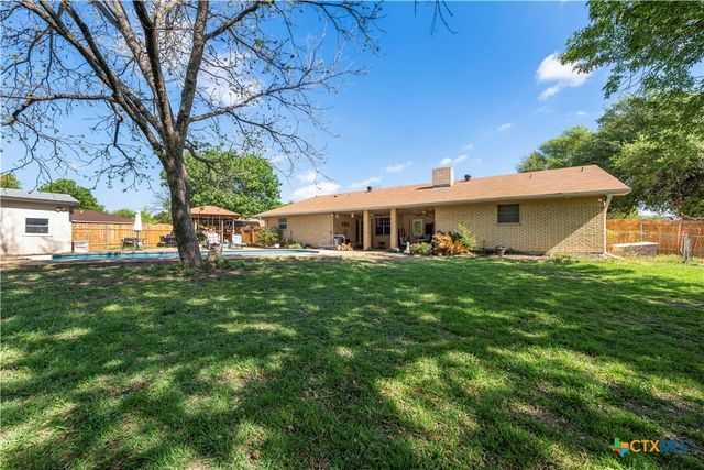 208 Red Oak Drive, Harker Heights, TX 76548