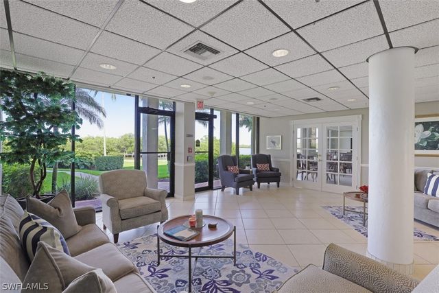 17 Bluebill AVE 604, Naples, FL 34108