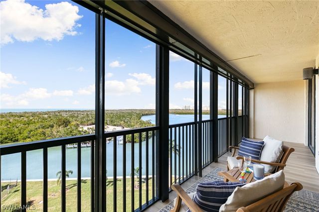 17 Bluebill AVE 604, Naples, FL 34108