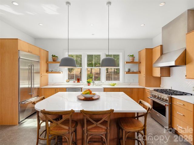 206 Kelmscott Lane, Asheville, NC 28803