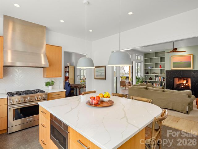 206 Kelmscott Lane, Asheville, NC 28803