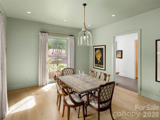 206 Kelmscott Lane, Asheville, NC 28803
