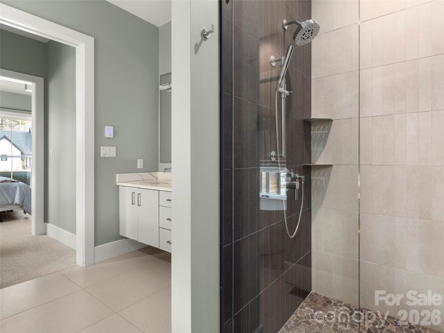 206 Kelmscott Lane, Asheville, NC 28803