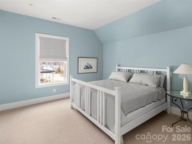 206 Kelmscott Lane, Asheville, NC 28803