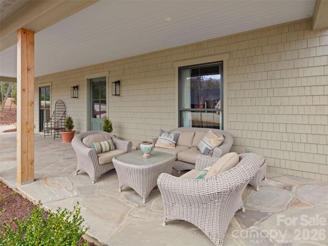 206 Kelmscott Lane, Asheville, NC 28803