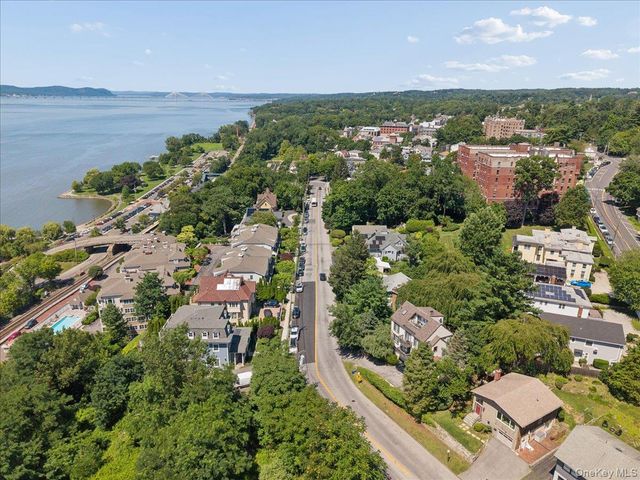 12 Livingston Avenue, Dobbs Ferry, NY 10522