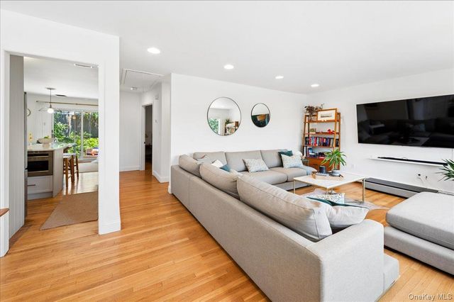 12 Livingston Avenue, Dobbs Ferry, NY 10522