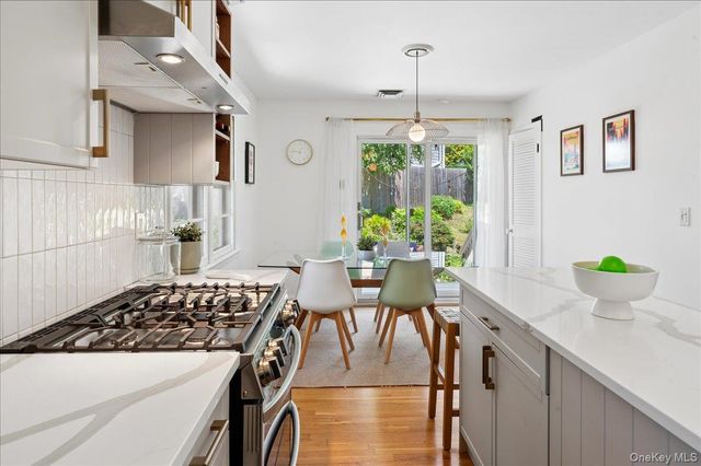 12 Livingston Avenue, Dobbs Ferry, NY 10522