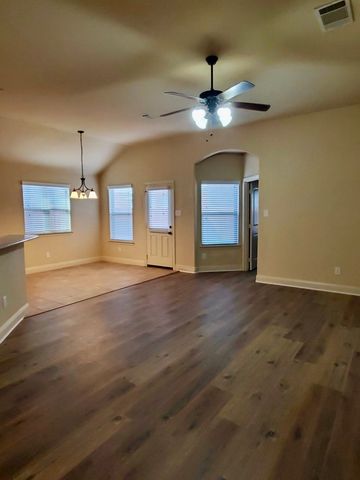 1426 Thibodaux Drive, Greenville, TX 75402