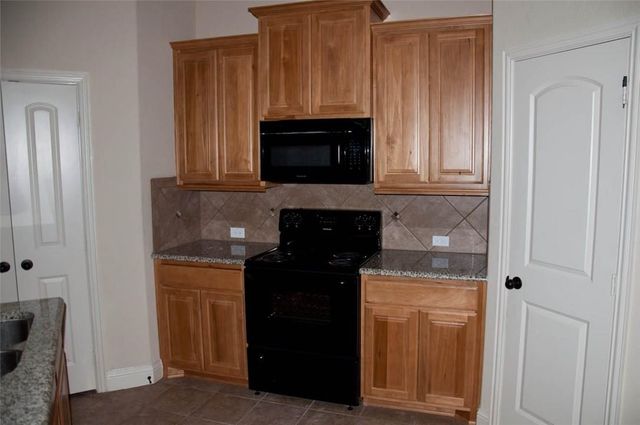 1426 Thibodaux Drive, Greenville, TX 75402