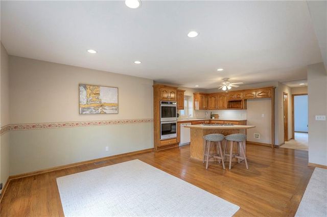 1105 Creekside Court, Raymore, MO 64083