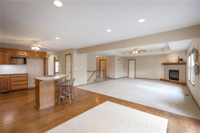 1105 Creekside Court, Raymore, MO 64083