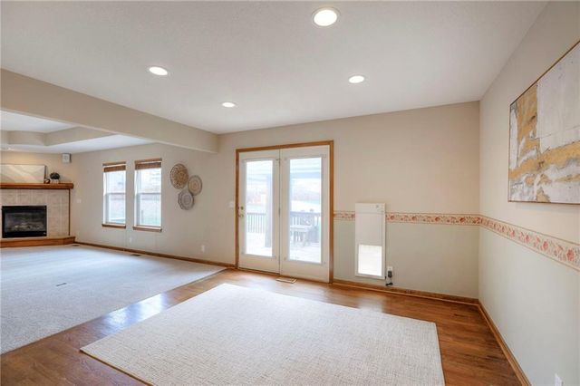 1105 Creekside Court, Raymore, MO 64083