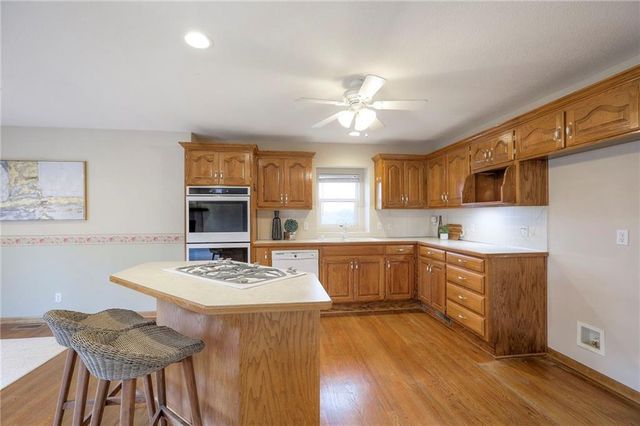 1105 Creekside Court, Raymore, MO 64083