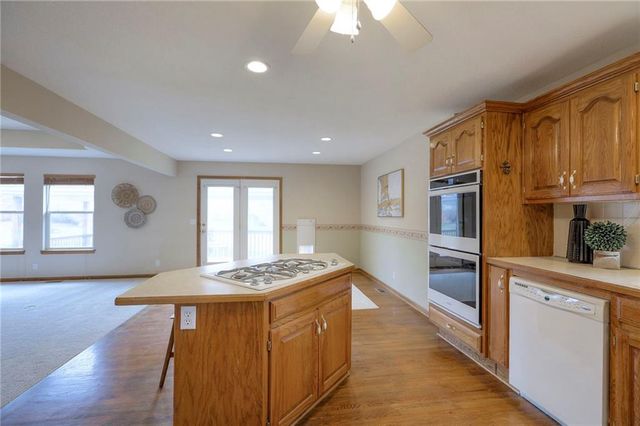 1105 Creekside Court, Raymore, MO 64083