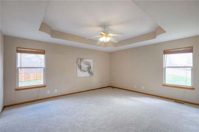 1105 Creekside Court, Raymore, MO 64083