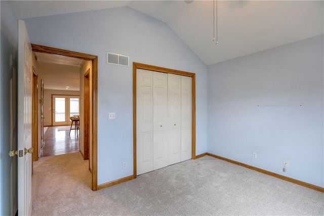 1105 Creekside Court, Raymore, MO 64083