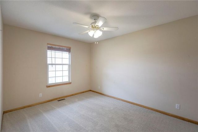 1105 Creekside Court, Raymore, MO 64083