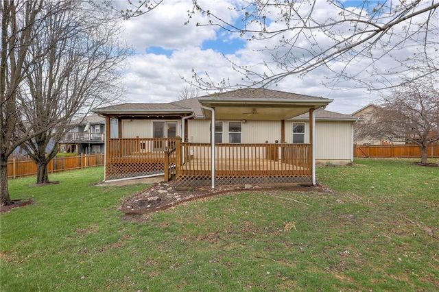 1105 Creekside Court, Raymore, MO 64083