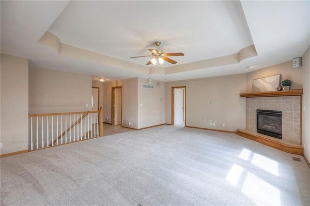 1105 Creekside Court, Raymore, MO 64083