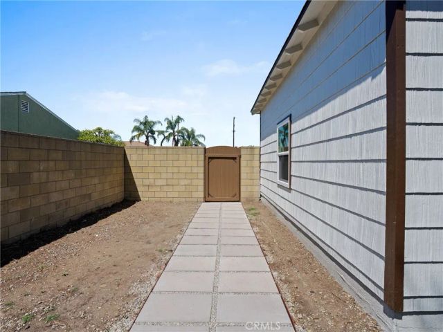 334 N Vernon, Azusa, CA 91702