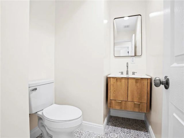 334 N Vernon, Azusa, CA 91702