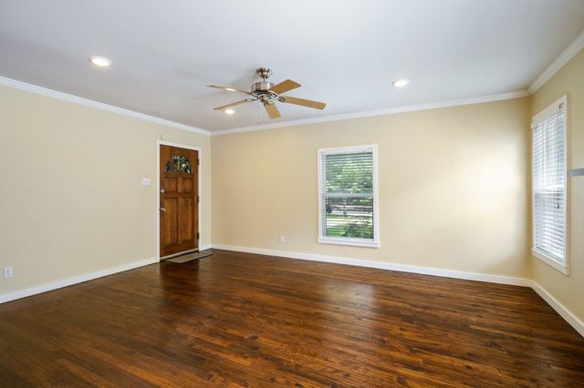 3135 Hedgerow Drive, Dallas, TX 75235