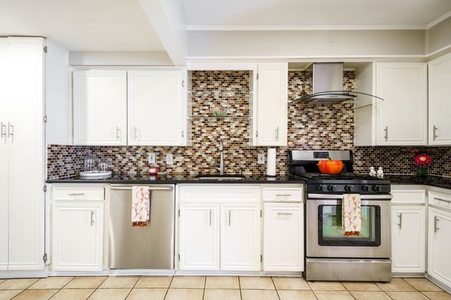 3135 Hedgerow Drive, Dallas, TX 75235