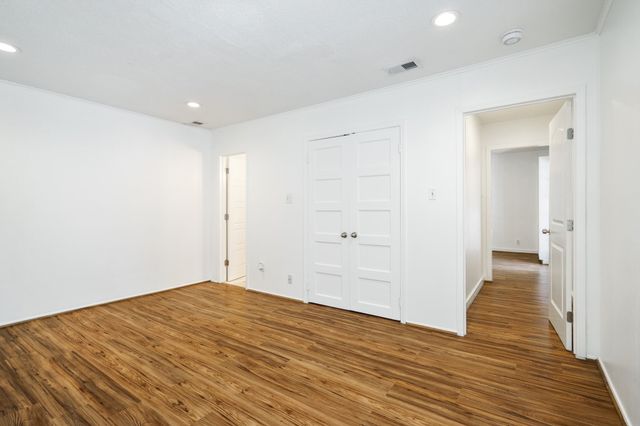 3135 Hedgerow Drive, Dallas, TX 75235