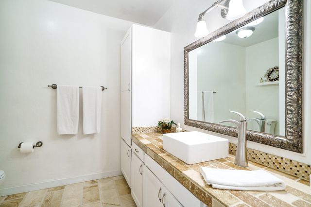 3135 Hedgerow Drive, Dallas, TX 75235