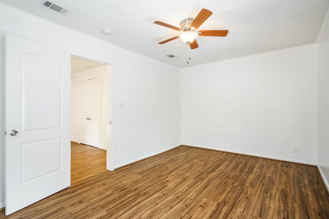 3135 Hedgerow Drive, Dallas, TX 75235