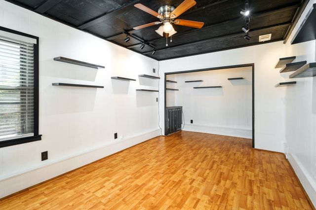 3135 Hedgerow Drive, Dallas, TX 75235