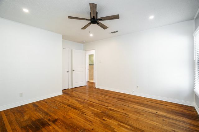 3135 Hedgerow Drive, Dallas, TX 75235