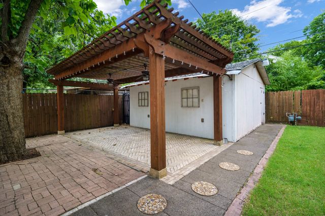 3135 Hedgerow Drive, Dallas, TX 75235