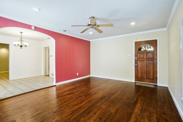 3135 Hedgerow Drive, Dallas, TX 75235