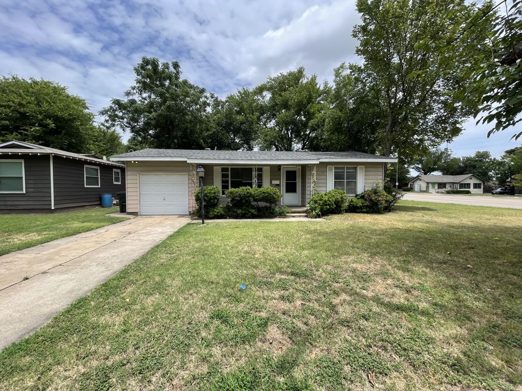 815 DUGAN Street, Arlington, TX 76010