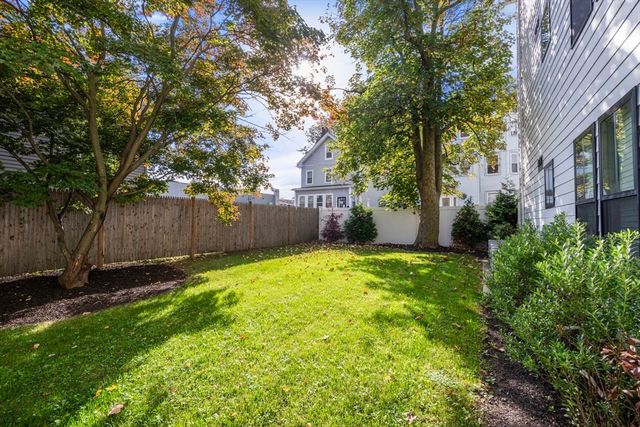 19 W Tremlett St 4, Boston, MA 02124