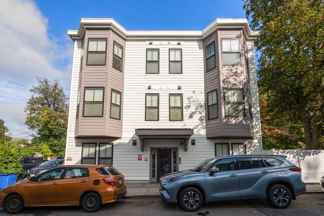 19 W Tremlett St 4, Boston, MA 02124