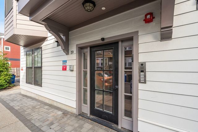 19 W Tremlett St 4, Boston, MA 02124