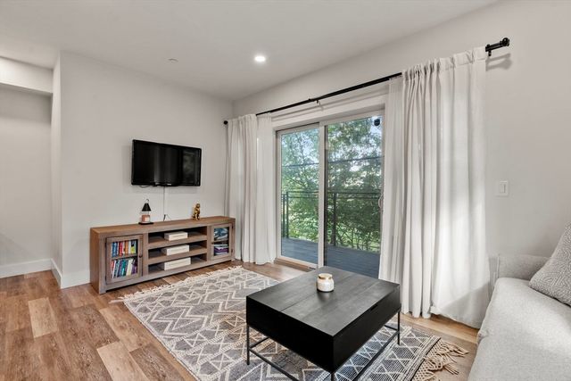 19 W Tremlett St 4, Boston, MA 02124