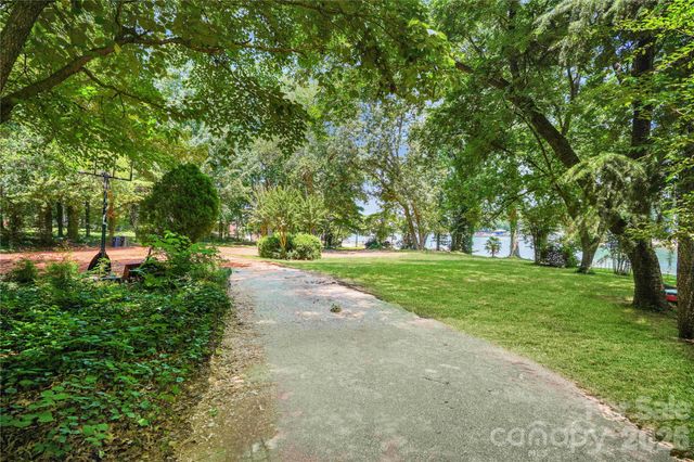 21024 Norman Shores Drive, Cornelius, NC 28031