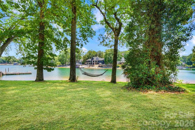21024 Norman Shores Drive, Cornelius, NC 28031