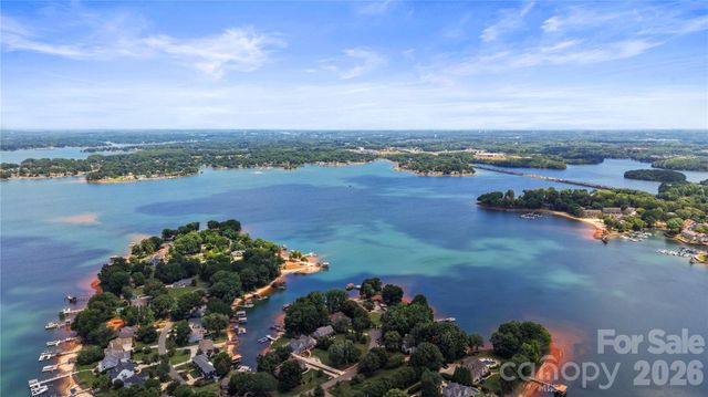 21024 Norman Shores Drive, Cornelius, NC 28031
